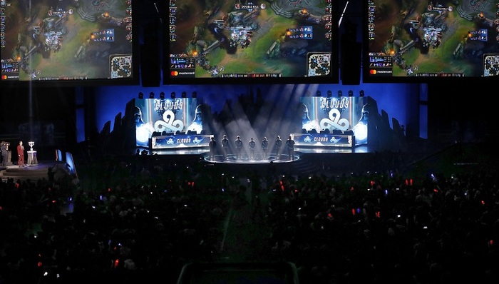 Ming ： 第一局泰坦玩得有点急了 第二把就让朱开给我选了牛头